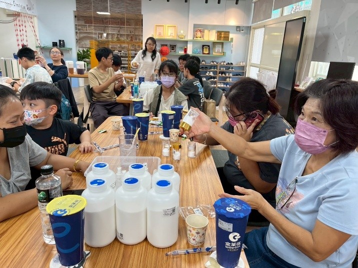 Read more about the article 第三區—行政整合—青銀共學親職活動114/12/13【成果】