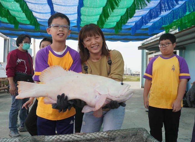 Read more about the article 第四區成果：學習提升-5. 上山下海我最勇-一日漁夫（三埤國小）