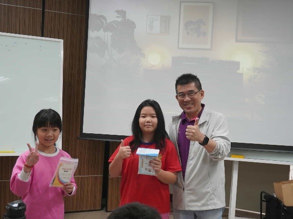 Read more about the article 第四區成果分享：學習提升-2.AR/VR-穿越學習的虛擬與實境(正修科大)