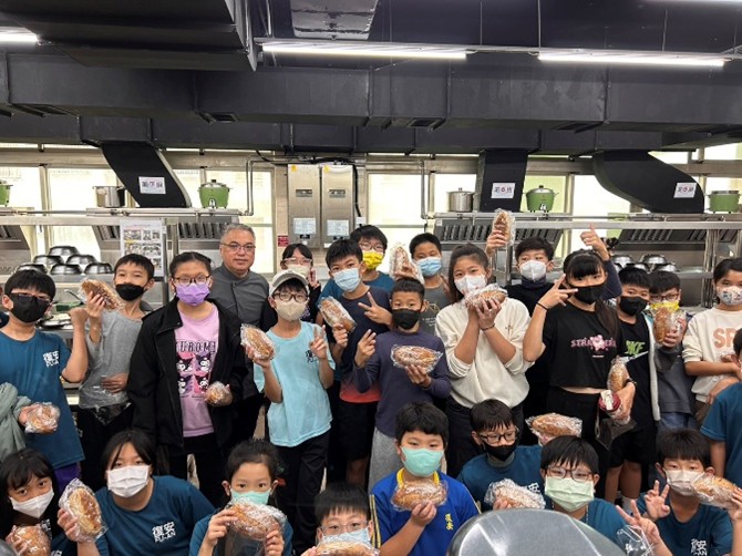 Read more about the article 第五區成果分享：烘焙時光 知識＊香氣-麵包烘培與製作2