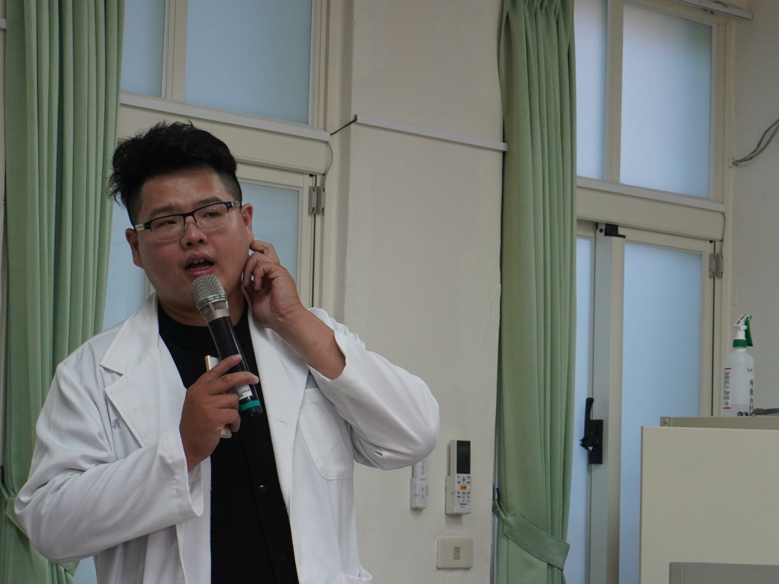 Read more about the article 第四區成果分享：教師身心靈健康富足系列講座：當中醫遇上西醫