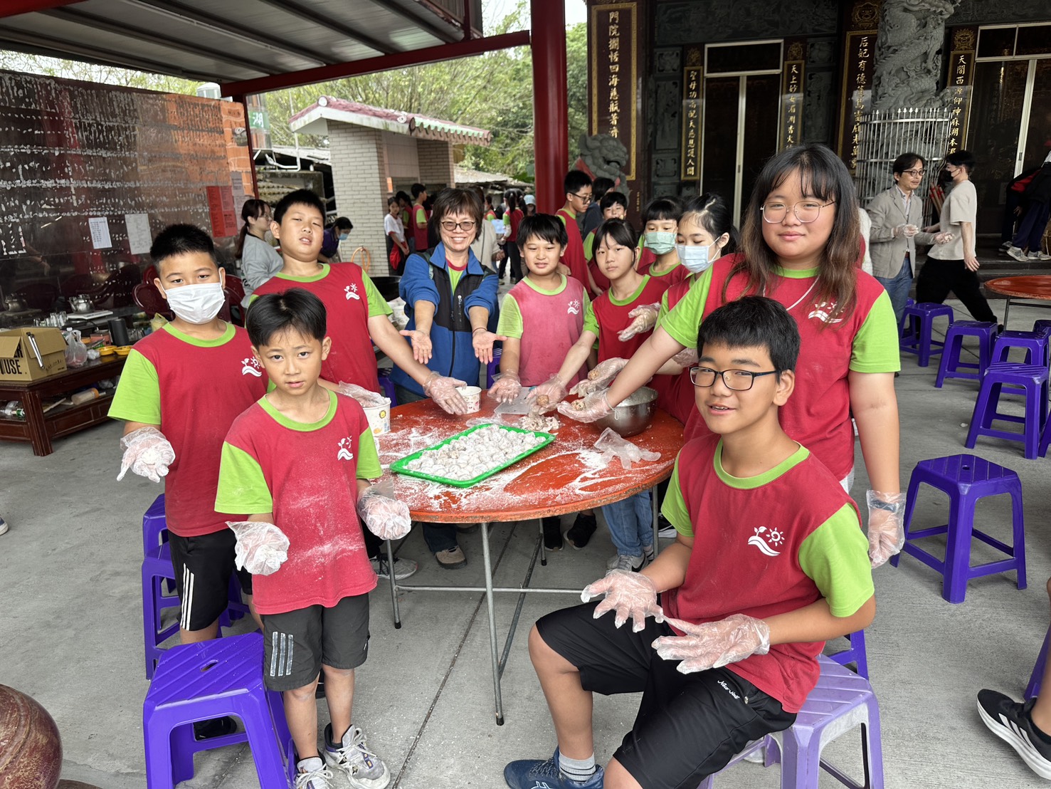 Read more about the article 第四區成果分享：學生多元發展-4.高雄一番小廚師-校際交流