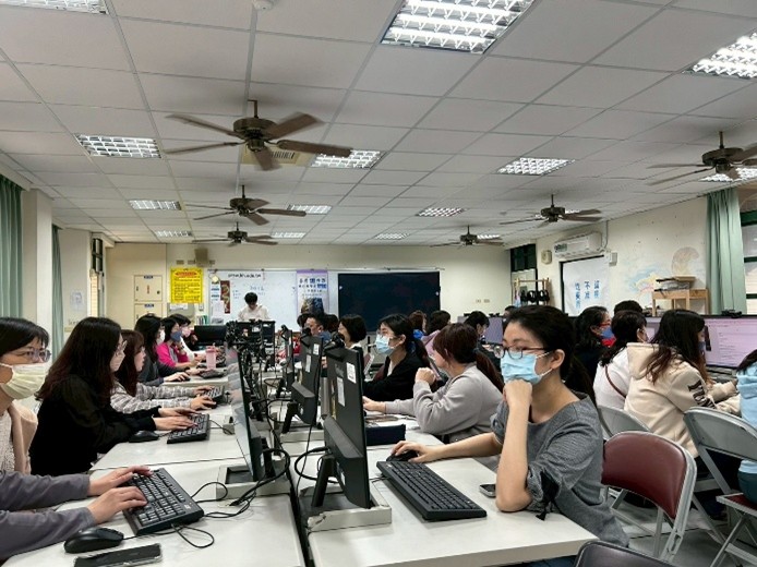 Read more about the article 成果分享課程規劃-1.善用AI神器，課程教學更easy